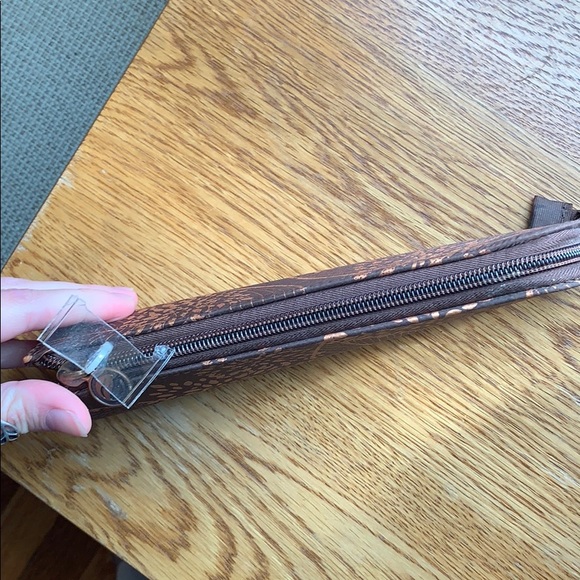 💛(3 for $20)Makeup brushes and carrying case - Picture 8 of 12